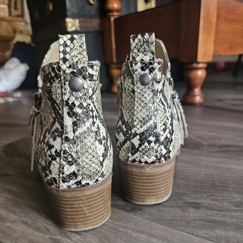 Snake pattern Bootie - Picture 2 of 4